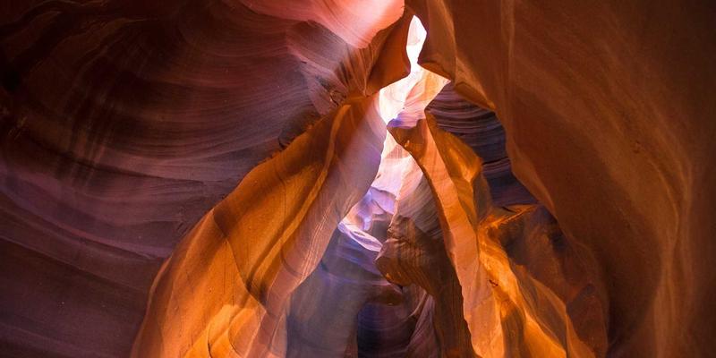 深圳龙华区地铁沿线租房性价比分析：租金洼地与通勤效率，兼谈工程机械与设备租赁市场